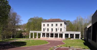 Mairie vue de loin